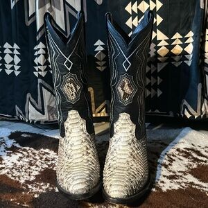 Genuine python men’s western boots. Never worn. Men’s size 11.5.